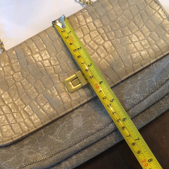 Moved Sondra Roberts roomy fabric, faux stamped leather double chain strap bag - Picture 9 of 10